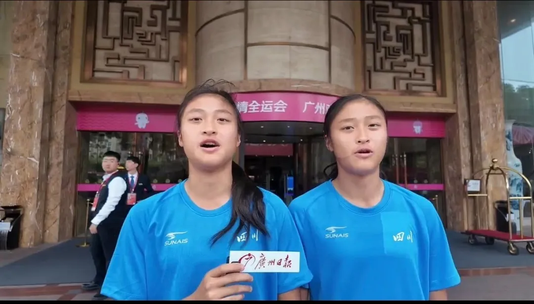 四川队的双胞胎姐妹花 图片