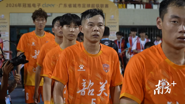 文方(右二)出战粤超。